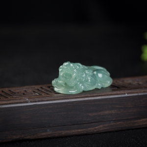 糯冰种飘花翡翠貔貅吊坠