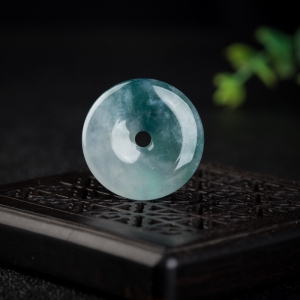 糯冰种飘花翡翠平安扣吊坠