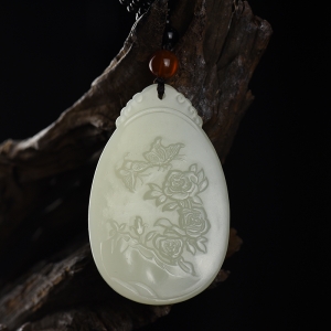 山料和田白玉蝶恋花吊坠