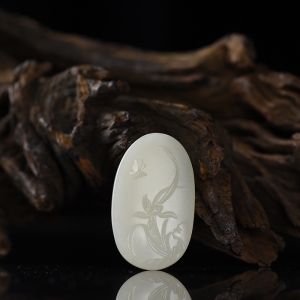 籽料和田白玉君子吊坠