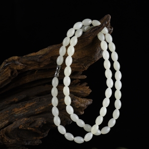 籽料和田白玉米粒项链