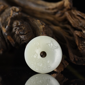 籽料和田白玉花开富贵平安扣吊坠