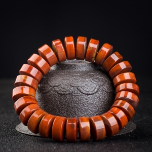 战国红玛瑙盘珠单圈手串