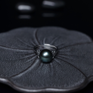 18K海水孔雀绿色珍珠戒指