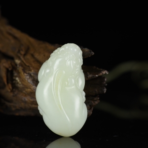 籽料和田白玉貔貅吊坠