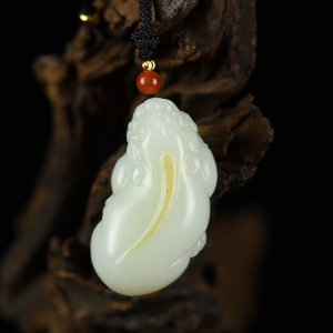 籽料和田白玉貔貅吊坠