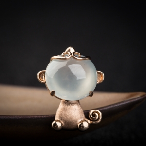 18k冰种浅绿翡翠孙悟空吊坠