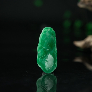 糯种飘翠翡翠年年有余吊坠