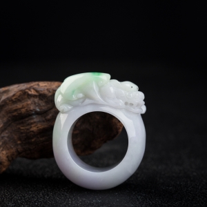 糯种飘翠翡翠扳指