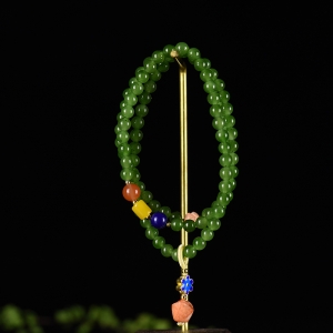 5.5mm山料和田碧玉多圈手串