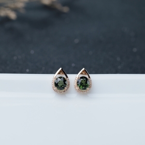 18K深绿色碧玺耳钉