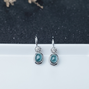 18K蓝色碧玺耳坠