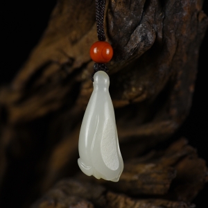 籽料和田白玉玉兰花吊坠