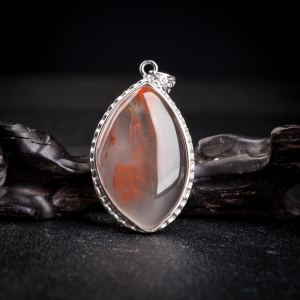 冰飘南红水滴吊坠