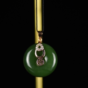 银镶锆石山料和田碧玉平安扣吊坠