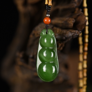 山料和田碧玉福豆吊坠