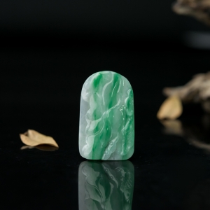 糯种飘翠翡翠年年有余吊坠