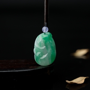 糯种飘翠翡翠如意吊坠