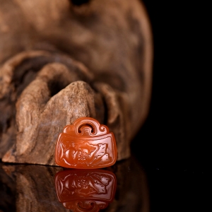 樱桃红南红花开富贵平安锁吊坠