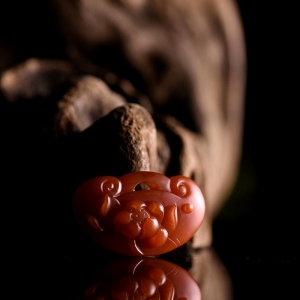 柿子红南红幽莲平安锁吊坠