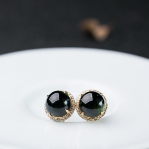 18K深绿色碧玺耳钉