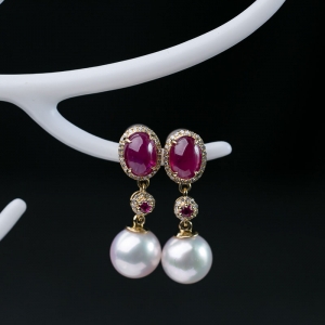 18K红宝石耳坠