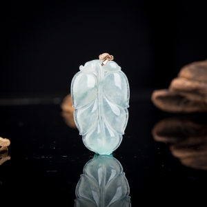 糯冰种飘花翡翠金枝玉叶吊坠