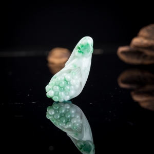 糯种飘翠翡翠多子多福吊坠