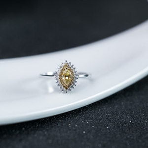 18K镶30分黄色钻石戒指