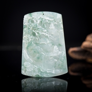 糯冰种飘花翡翠山水吊坠