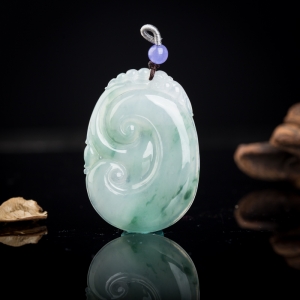 糯冰种飘花翡翠如意吊坠