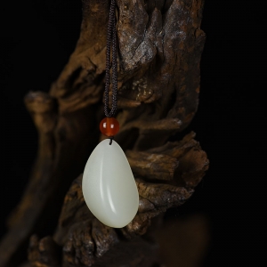 籽料和田白玉原石吊坠