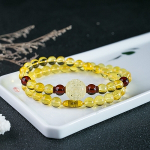 金珀回纹珠吊坠