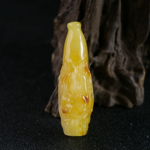 带皮鸡油黄蜜蜡龙头烟嘴