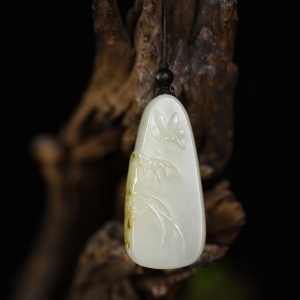 籽料和田白玉蝶恋花吊坠