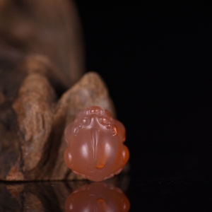 柿子红冰飘南红貔貅吊坠