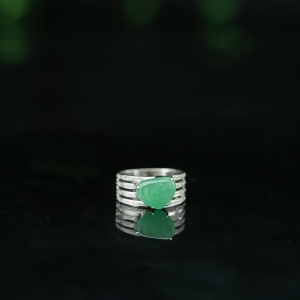 18K糯种翠绿翡翠戒指