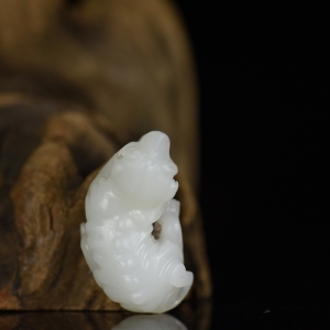 山料和田羊脂白玉旺财吊坠