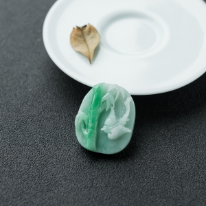 糯种飘翠翡翠节节高升吊坠