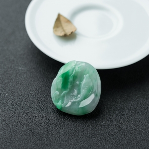 糯种飘翠翡翠年年有余吊坠