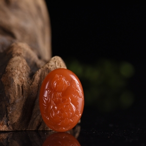 樱桃红南红蝶恋花吊坠