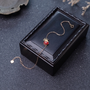 18K阿卡珊瑚手链