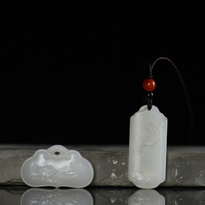 籽料和田白玉蝶恋花吊坠（两件）