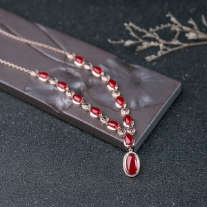 18K阿卡珊瑚项链