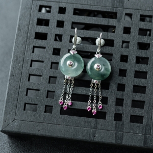 18K糯冰种飘花翡翠耳坠