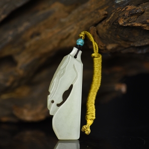 籽料和田白玉午马吊坠