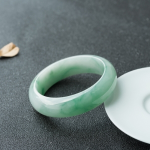 58mm糯冰种飘翠翡翠平安镯