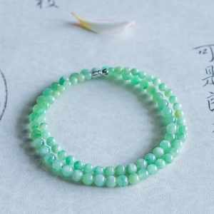 糯种浅绿翡翠塔链