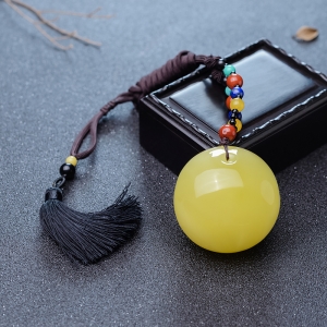 鸡油黄蜜蜡蛋面形吊坠