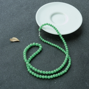 糯种苹果绿翡翠塔链